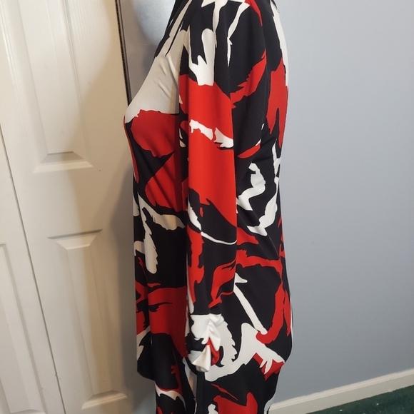 Premise Sharkbite Print Top/ Blouse Size Small - Picture 11 of 14